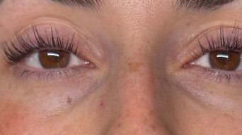 Wimpers na de lashlift met verven